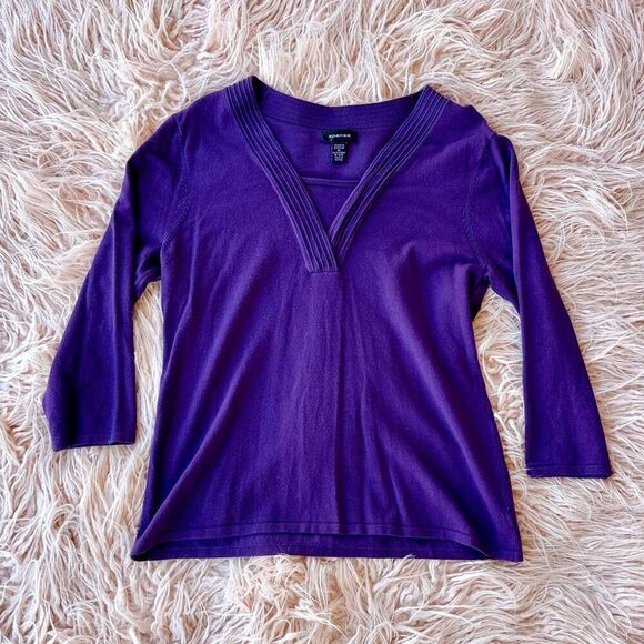 Vintage V-Neck Sweater - Picture 1 of 3